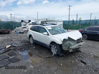 2010 Subaru Outback Limited Power Moon z VIN 4S4BRBKCXA3327826, wystawiony jako IAAI lot #42286612 z przebiegiem 275 294 mil mil oraz . Historia ofert i sprzedaży dostępna na DreamBid. Obrazek 1.