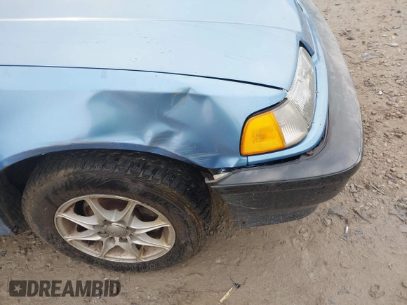 1991 Honda Civic z VIN 2HGED634XMH576080, wystawiony jako IAAI lot #42126557 z przebiegiem 271 729 mil mil oraz . Historia ofert i sprzedaży dostępna na DreamBid. Obrazek 15.