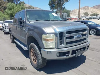 2008 Ford F-250 XL z VIN 1FTSW21578EB04318, wystawiony jako IAAI lot #42830100 z przebiegiem 382 205 mil mil oraz . Historia ofert i sprzedaży dostępna na DreamBid. Obrazek 1.