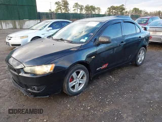 2008 Mitsubishi Lancer DE z VIN JA3AU26U58U004840, wystawiony jako IAAI lot #41515756 z przebiegiem 117 996 mil mil oraz . Historia ofert i sprzedaży dostępna na DreamBid. Obrazek 2.