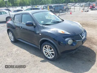 2013 Nissan Juke SL z VIN JN8AF5MV0DT214386, wystawiony jako IAAI lot #42521301 z przebiegiem 145 893 mil mil oraz . Historia ofert i sprzedaży dostępna na DreamBid. Obrazek 1.