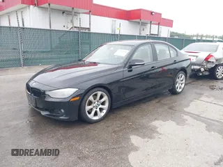 2015 BMW 3 Series 328i xDrive z VIN WBA3B5G55FNS18143, wystawiony jako IAAI lot #42185489 z przebiegiem 109 663 mil mil oraz . Historia ofert i sprzedaży dostępna na DreamBid. Obrazek 19.