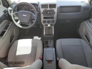 2007 Jeep Patriot Sport z VIN 1J8FT28W87D326324, wystawiony jako Copart lot #57358845 z przebiegiem 201 927 mil mil oraz Szkoda całkowita • Salvage title. Historia ofert i sprzedaży dostępna na DreamBid. Obrazek 8.