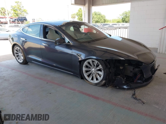 2018 Tesla Model S 75D с VIN 5YJSA1E2XJF246112, выставлен на аукционе IAAI как лот 42124379 с пробегом Не указан миль и . История ставок и продаж доступна на DreamBid. Изображение 1.