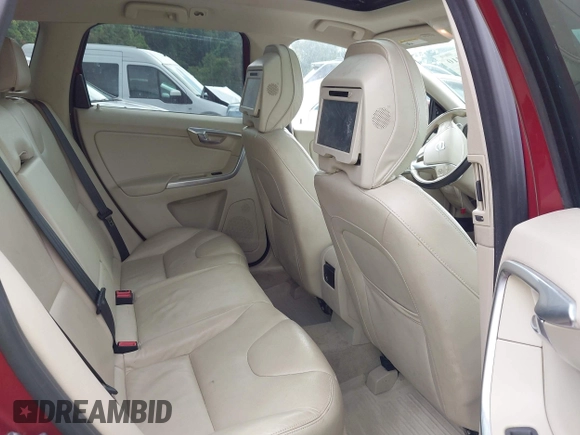 2015 Volvo XC60 T6 with VIN YV4902RKXF2669393, listed as a IAAI auction lot 42380410 with 124,258 mi miles and . Bid and sale history available at DreamBid. Image 8.