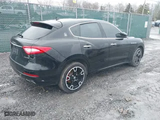 2019 Maserati Levante with VIN ZN661XUA2KX308301, listed as a IAAI auction lot 40950821 with 40,982 mi miles. Bid and sale history available at carsss.com. Image 4.