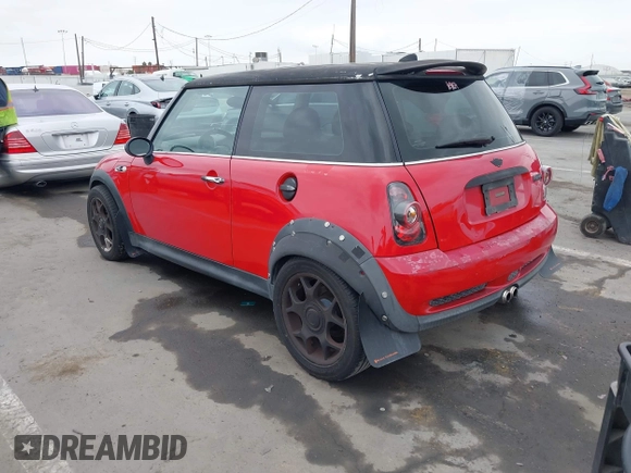 2005 MINI Hardtop S with VIN WMWRE33575TL12045, listed as a IAAI auction lot 42110930 with 192,964 mi miles and . Bid and sale history available at DreamBid. Image 3.