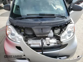 2012 Smart fortwo Pure z VIN WMEEJ3BA2CK549445, wystawiony jako Copart lot #48352495 z przebiegiem 53 406 mil mil oraz Tytuł czysty. Historia ofert i sprzedaży dostępna na DreamBid. Obrazek 11.