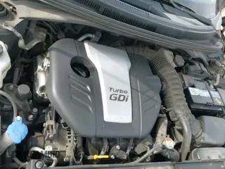 2013 Hyundai Veloster Turbo с VIN KMHTC6AE3DU158036, выставлен на аукционе IAAI как лот 43401490 с пробегом 142 089 миль миль и . История ставок и продаж доступна на DreamBid. Изображение 18.