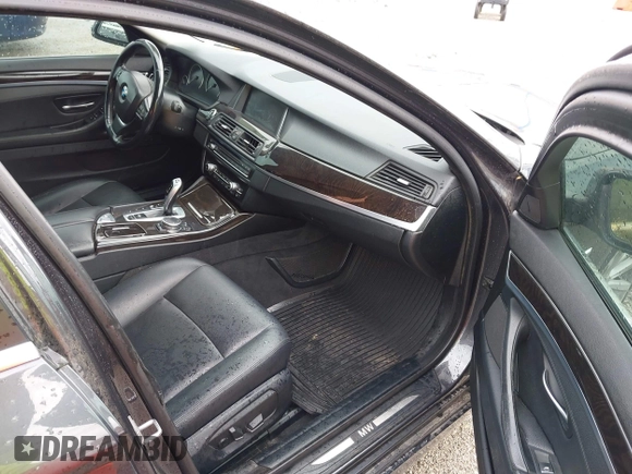 2015 BMW 5 Series 535i xDrive with VIN WBA5B3C59FD545279, listed as a IAAI auction lot 41810032 with 122,936 mi miles. Bid and sale history available at carsss.com. Image 5.