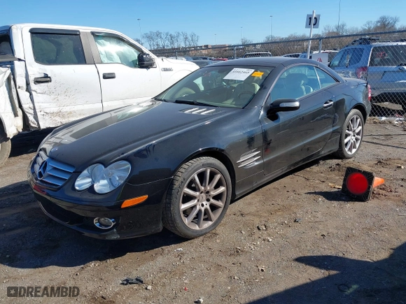 2007 Mercedes-Benz SL-Class 5.5L V8 with VIN WDBSK71F97F129598, listed as a IAAI auction lot 41662468 with 118,479 mi miles. Bid and sale history available at carsss.com. Image 17.