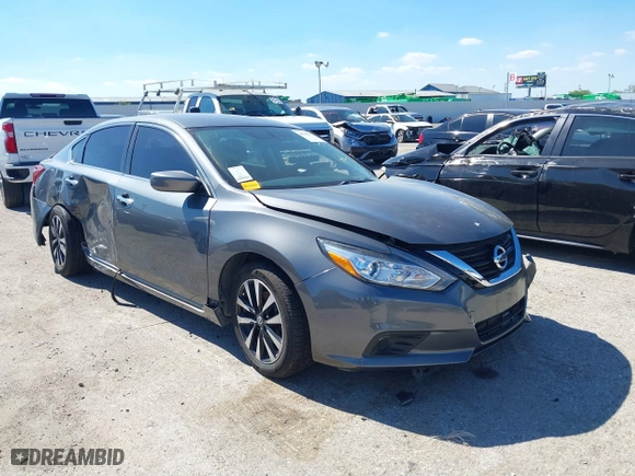 2018 Nissan Altima 2.5 SV with VIN 1N4AL3AP1JC102695, listed as a IAAI auction lot 40440992 with 58,063 mi miles. Bid and sale history available at carsss.com. Image 1.