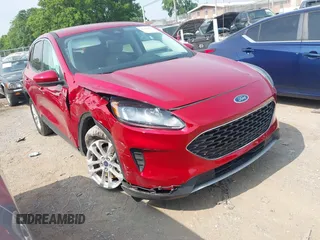2021 Ford Escape SE with VIN 1FMCU9G63MUA92215, listed as a IAAI auction lot 42439963 with 15,063 mi miles and . Bid and sale history available at DreamBid. Image 1.