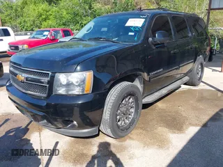 2014 Chevrolet Suburban LT with VIN 1GNSCJE03ER203943, listed as a IAAI auction lot 41982720 with 288,135 mi miles and . Bid and sale history available at DreamBid. Image 18.