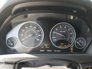 2018 BMW 3 Series 330i z VIN WBA8B9G51JNU98178, wystawiony jako Copart lot #52147575 z przebiegiem 66 695 mil mil oraz Szkoda całkowita • Salvage title. Historia ofert i sprzedaży dostępna na DreamBid. Obrazek 9.