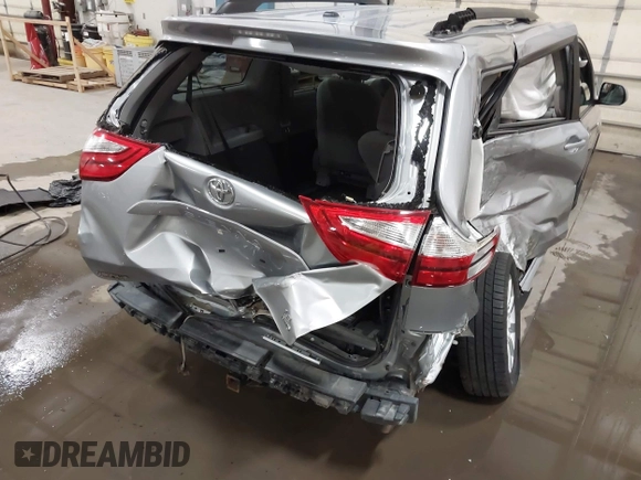 2017 Toyota Sienna LE with VIN 5TDJZ3DC9HS185755, listed as a IAAI auction lot 41838859 with 42,992 mi miles. Bid and sale history available at carsss.com. Image 18.