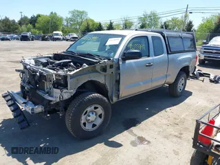 2017 Toyota Tacoma SR z VIN 5TFSX5EN0HX048395, wystawiony jako IAAI lot #42135991 z przebiegiem 241 282 mil mil oraz . Historia ofert i sprzedaży dostępna na DreamBid. Obrazek 23.