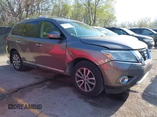 2014 Nissan Pathfinder SV with VIN 5N1AR2MM0EC601798, listed as a IAAI auction lot 41966091 with 147,631 mi miles. Bid and sale history available at carsss.com. Image 1.