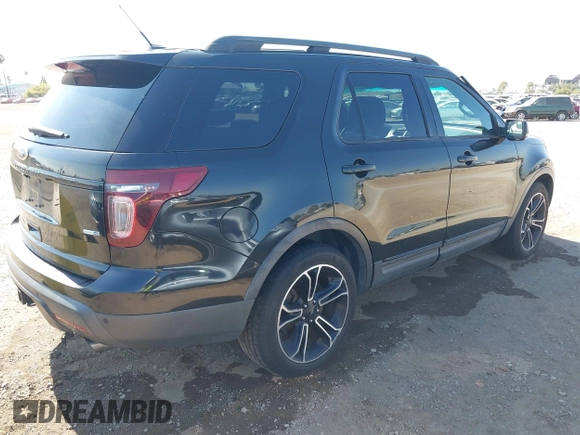 2015 Ford Explorer Sport z VIN 1FM5K8GT9FGA45710, wystawiony jako IAAI lot #42807452 z przebiegiem 110 277 mil mil oraz . Historia ofert i sprzedaży dostępna na DreamBid. Obrazek 4.