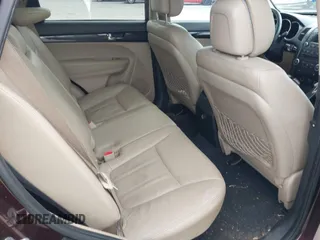2013 Kia Sorento EX with VIN 5XYKU4A21DG312753, listed as a IAAI auction lot 41033124 with 197,459 mi miles and . Bid and sale history available at carsss.com. Image 8.