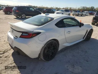2023 Toyota GR86 Premium with VIN JF1ZNBE10P9762875, listed as a Copart auction lot 85042844 with 10,593 mi miles and Salvage Title. Bid and sale history available at carsss.com. Image 3.