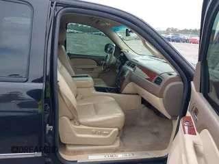 2010 Chevrolet Suburban LTZ with VIN 1GNUCKE02AR220449, listed as a IAAI auction lot 41665749 with 264,447 mi miles and . Bid and sale history available at DreamBid. Image 5.