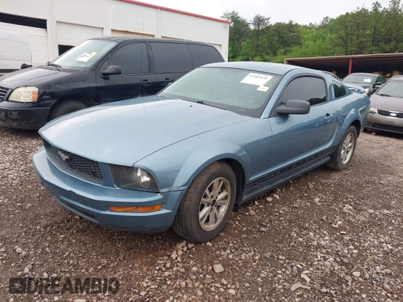 2006 Ford Mustang Standard with VIN 1ZVFT80N965128130, listed as a IAAI auction lot 41985938 with 203,035 mi miles. Bid and sale history available at carsss.com. Image 2.