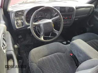 2002 GMC Sonoma SLS with VIN 1GTCS195828118247, listed as a Copart auction lot 53692135 with 198,055 mi miles and Clean Title. Bid and sale history available at DreamBid. Image 8.