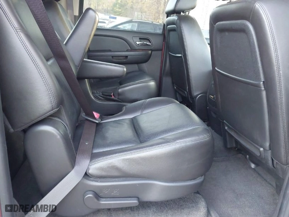 2009 Chevrolet Suburban LTZ with VIN 1GNFK36359R220094, listed as a IAAI auction lot 41858436 with 247,913 mi miles. Bid and sale history available at carsss.com. Image 8.