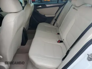 2015 Volkswagen Jetta SE с VIN 3VWD17AJ7FM283448, выставлен на аукционе Copart как лот 60910955 с пробегом 76 808 миль миль и Списание • Salvage title. История ставок и продаж доступна на DreamBid. Изображение 10.