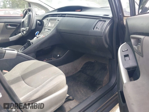 2014 Toyota Prius Four with VIN JTDKN3DUXE0361915, listed as a IAAI auction lot 42785286 with 303,354 mi miles and . Bid and sale history available at DreamBid. Image 5.