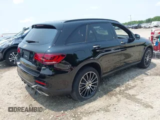 2022 Mercedes-Benz GLC 300 z VIN W1N0G8DB8NV351408, wystawiony jako IAAI lot #42396472 z przebiegiem 61 766 mil mil oraz . Historia ofert i sprzedaży dostępna na DreamBid. Obrazek 4.