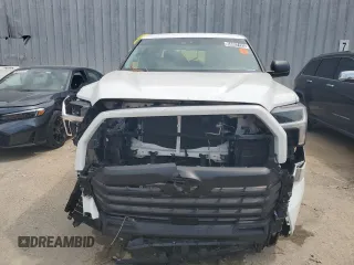 2022 Toyota Tundra SR5 с VIN 5TFLA5DA5NX028109, выставлен на аукционе Copart как лот 64657125 с пробегом Не указан миль и Чистый • Clean title. История ставок и продаж доступна на DreamBid. Изображение 5.
