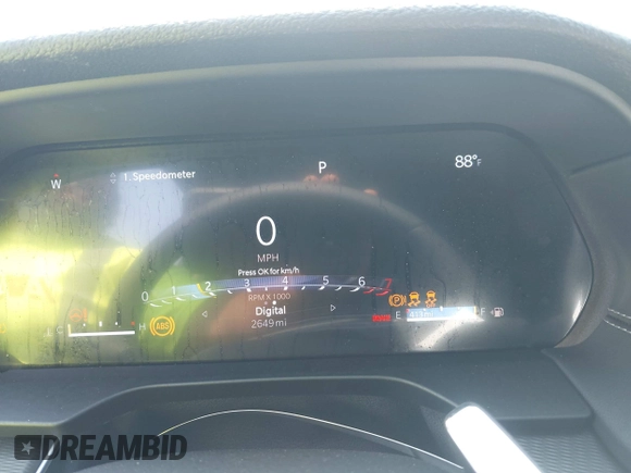 2025 Jeep Grand Cherokee Altitude X z VIN 1C4RJHAG9SC268299, wystawiony jako IAAI lot #42475401 z przebiegiem 2 649 mil mil oraz . Historia ofert i sprzedaży dostępna na DreamBid. Obrazek 7.
