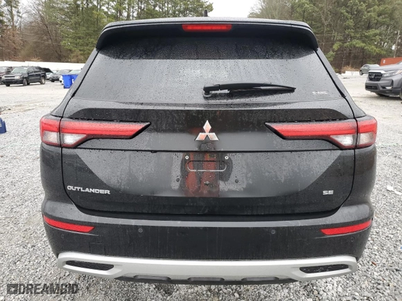 2024 Mitsubishi Outlander SE with VIN JA4J4VA80RZ078582, listed as a Copart auction lot 43460565 with 4,531 mi miles and Salvage Title. Bid and sale history available at carsss.com. Image 6.