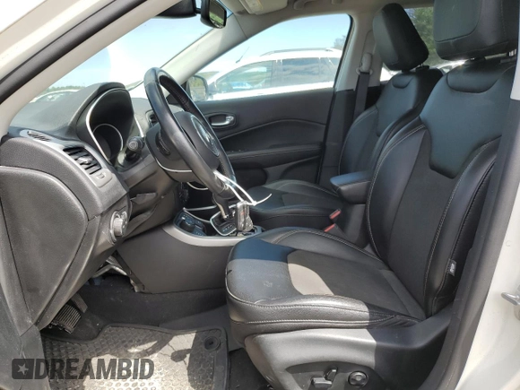 2020 Jeep Compass Latitude z VIN 3C4NJDBB5LT173917, wystawiony jako Copart lot #65556555 z przebiegiem 38 539 mil mil oraz Szkoda całkowita • Salvage title. Historia ofert i sprzedaży dostępna na DreamBid. Obrazek 7.