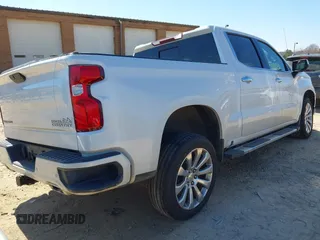 2021 Chevrolet Silverado 1500 High Country with VIN 3GCUYHET2MG281182, listed as a IAAI auction lot 41629483 with 114,663 mi miles. Bid and sale history available at carsss.com. Image 4.