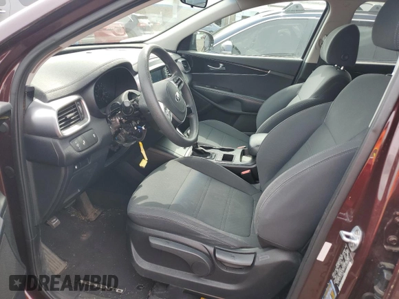 2019 Kia Sorento LX z VIN 5XYPGDA3XKG558803, wystawiony jako Copart lot #57885915 z przebiegiem 70 055 mil mil oraz Szkoda całkowita • Salvage title. Historia ofert i sprzedaży dostępna na DreamBid. Obrazek 7.