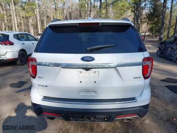 2018 Ford Explorer XLT with VIN 1FM5K8D80JGA24348, listed as a IAAI auction lot 41601810 with 101,672 mi miles. Bid and sale history available at carsss.com. Image 17.