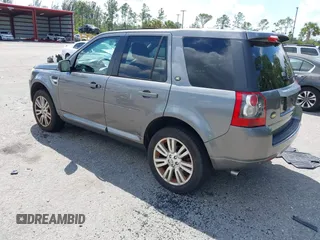 2010 Land Rover LR2 HSE z VIN SALFR2BN4AH173956, wystawiony jako IAAI lot #41795526 z przebiegiem 108 457 mil mil oraz . Historia ofert i sprzedaży dostępna na DreamBid. Obrazek 3.