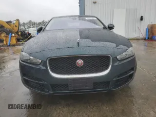 2017 Jaguar XE 35t Prestige z VIN SAJAK4BV0HA975202, wystawiony jako Copart lot #52014465 z przebiegiem 19 476 mil mil oraz Szkoda całkowita • Salvage title. Historia ofert i sprzedaży dostępna na DreamBid. Obrazek 5.