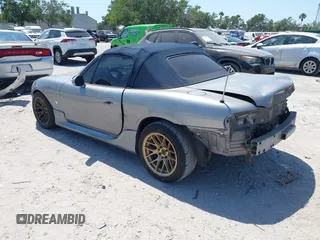 2003 Mazda MX-5 Miata Cloth with VIN JM1NB353930311340, listed as a IAAI auction lot 42145967 with 194,740 mi miles and . Bid and sale history available at DreamBid. Image 3.