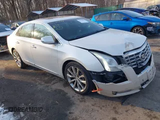 2015 Cadillac XTS Luxury with VIN 2G61N5S37F9182517, listed as a IAAI auction lot 41326594 with 175,663 mi miles and . Bid and sale history available at carsss.com. Image 1.