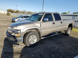 2002 Chevrolet Silverado 1500HD LS z VIN 1GCGK13U52F107851, wystawiony jako Copart lot #51080025 z przebiegiem 131 559 mil mil oraz Szkoda całkowita • Salvage title. Historia ofert i sprzedaży dostępna na DreamBid. Obrazek 1.