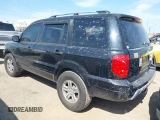 2005 Honda Pilot EX with VIN 5FNYF18475B002951, listed as a IAAI auction lot 42049908 with Not Provided miles. Bid and sale history available at carsss.com. Image 3.