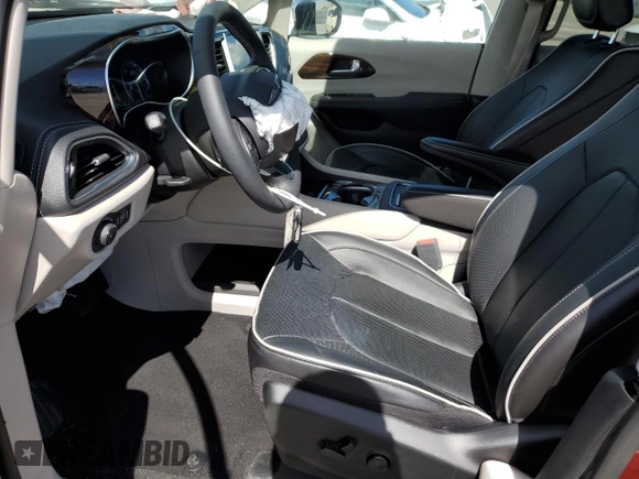 2023 Chrysler Pacifica Limited with VIN 2C4RC3GG9PR605377, listed as a Copart auction lot 51781805 with 7,606 mi miles and Salvage title. Bid and sale history available at DreamBid. Image 7.