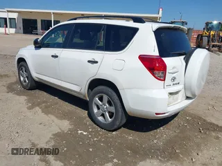2008 Toyota RAV4 with VIN JTMZD35V685106744, listed as a IAAI auction lot 41960434 with 218,671 mi miles. Bid and sale history available at carsss.com. Image 3.
