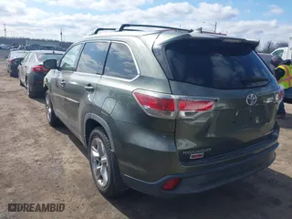 2015 Toyota Highlander Limited with VIN 5TDDKRFH7FS104116, listed as a IAAI auction lot 41612287 with 87,515 mi miles. Bid and sale history available at carsss.com. Image 3.