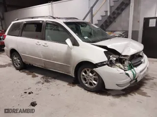 2004 Toyota Sienna XLE with VIN 5TDBA22C94S008318, listed as a IAAI auction lot 41308555 with NaN miles. Bid and sale history available at carsss.com. Image 1.