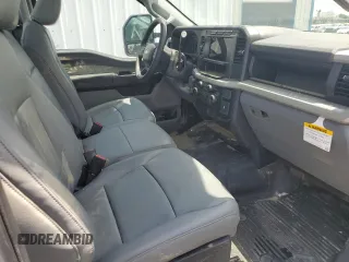 2024 Ford F-250 XL z VIN 1FTBF2BA2REC62479, wystawiony jako Copart lot #63647595 z przebiegiem Nie podano mil oraz Szkoda całkowita • Salvage title. Historia ofert i sprzedaży dostępna na DreamBid. Obrazek 8.